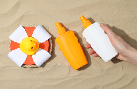 Come scegliere la crema solare e consigli per applicarla
